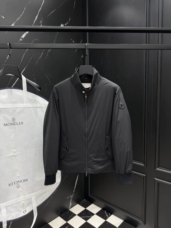 Moncler Nette Tussenjas Black badge ZWART