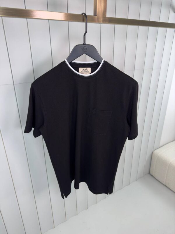 Hermes Embroid Zwart T-shirt witte rand