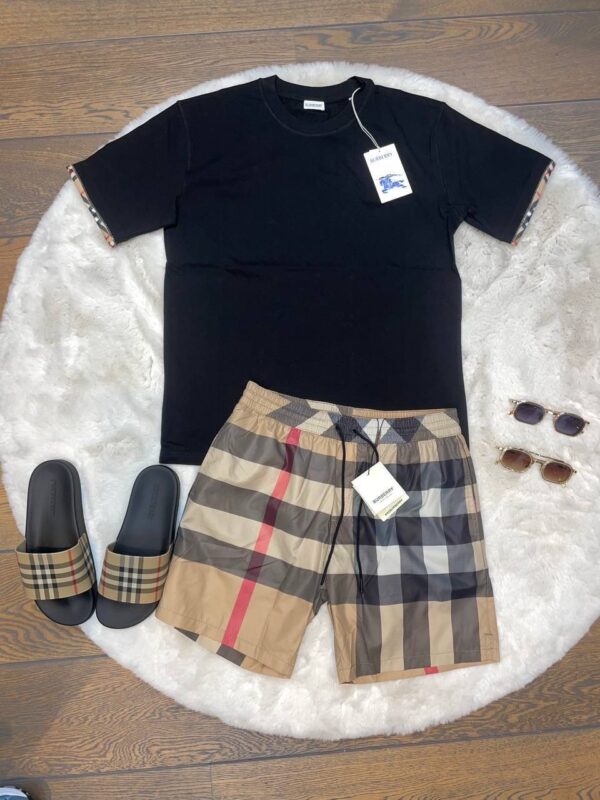 Burberry T-shirt Zwart SS26