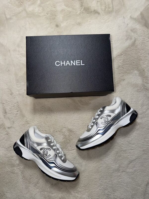 Chanel sneakers Wit-Zilver